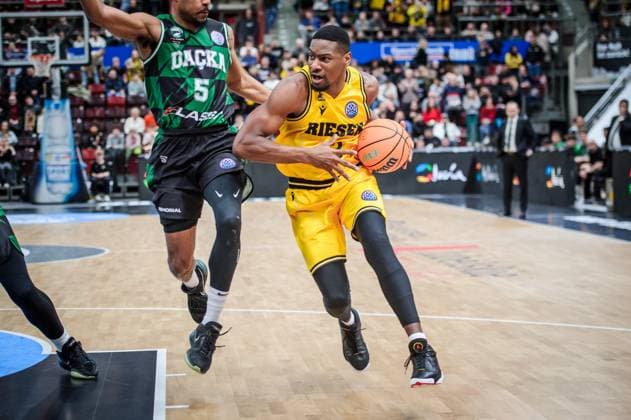Sport Themen der Woche KW01 Sport Bilder des Tages Yorman Polas Bartolo (MHP Riesen Ludwigsburg, 13) MHP RIESEN Ludwigsburg - Daruessafaka Lassa, Basketball, Basketball Champions League, Saison 2023 24, 02.01.2024, Ludwigsburg (MHPArena), DEU MHP RIESEN Ludwigsburg - Daruessafaka Lassa, 02.01.2024, Ludwigsburg (MHPArena), DEU Ludwigsburg *** Yorman Polas Bartolo MHP Riesen Ludwigsburg, 13 MHP RIESEN Ludwigsburg Daruessafaka Lassa, Sport, Basketball, Basketball Champions League, Season 2023 24, 02 01 2024, Ludwigsburg MHPArena , DEU MHP RIESEN Ludwigsburg Daruessafaka Lassa, 02 01 2024, Ludwigsburg MHPArena , DEU Ludwigsburg Copyright: xSandyxDinkelackerx EP_SDR