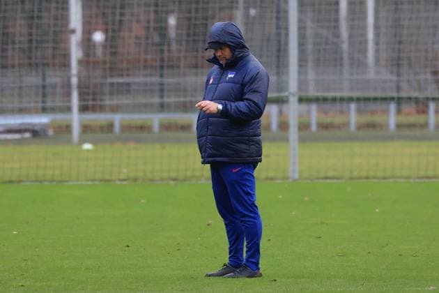 DEU, DFL, 2. FBL Hertha BSC, Training, 04.01.2024, Sportforum, Berlin, DEU, DFL, 2. FBL Hertha BSC, Training, im Bild Cheftrainer Pal Dardai (Hertha BSC Berlin) DFL - regulations prohibit any use of Photographs as image sequences and or quasi-video Foto: Juergen Engler nordphoto GmbH
