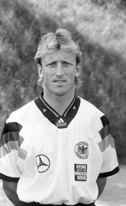 26.05.92 DFB Fototermin Deutschland, Malente, 26.05.1992, Fussball, DFB Deutschland Fototermin in Malente: Andreas Brehme. *** 26 05 92 DFB Germany photo session, Malente, 26 05 1992, Football, DFB Germany photo session in Malente Andreas Brehme