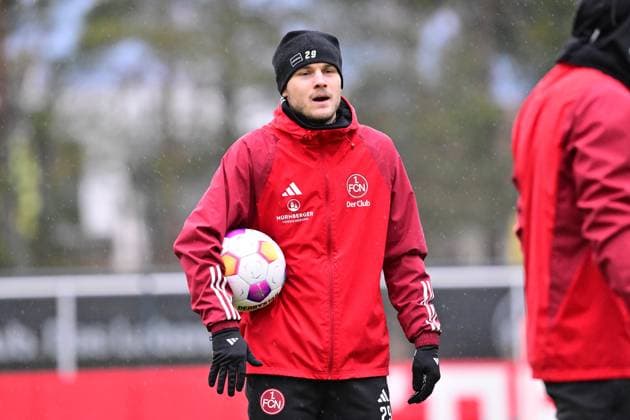 04.01.2024 - Fussball - 2. Fussball - Bundesliga - Saison 2023 2024 - 1. FC Nürnberg Nuernberg FCN ( Club ) - Training - Sportfoto Zink - xwoxzix - Tim Handwerker (29, 1. FC Nürnberg FCN )