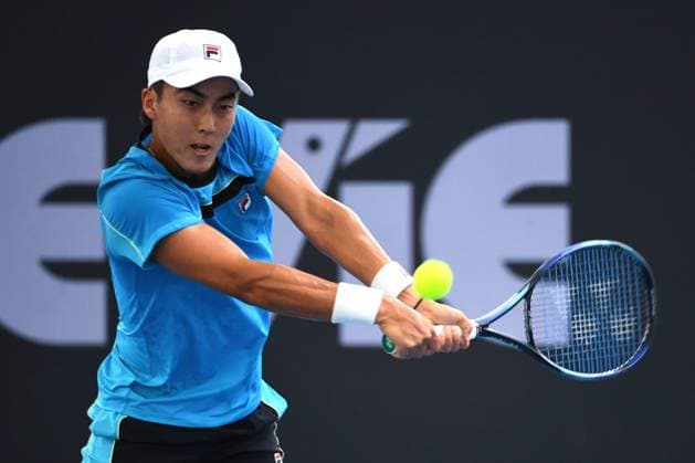 TENNIS BRISBANE INTERNATIONAL, Rinky Hijikata of Australia in action against Grigor Dimitrov of Bulgaria during their quarter-final match on Day 6 of the 2024 Brisbane International at the Queensland Tennis Centre in Brisbane, Friday, January 5, 2024. ( NO ARCHIVING, EDITORIAL USE ONLY, NO USE IN BOOKS WITHOUT CONSENT BRISBANE QUEENSLAND AUSTRALIA  Copyright: xJONOxSEARLEx 20240105001885130868