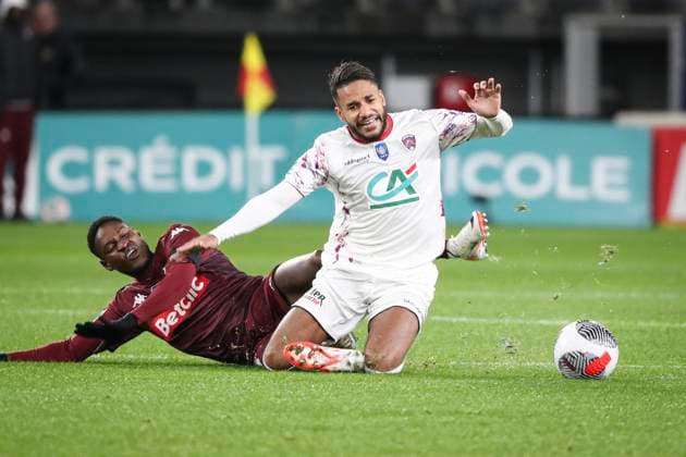 ALLEVINAH JIM 11 ET SANE SADIBOU 4 FOOTBALL : Metz vs Clermont FOOT 63 - Coupe De France - 05 01 2024 ElyxandroCegarra Panoramic 