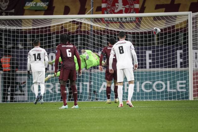 Joie des joueurs de l equipe de Clermont apres le but de JIM ALLEVINAH 11 FOOTBALL : Metz vs Clermont FOOT 63 - Coupe De France - 05 01 2024 ElyxandroCegarra Panoramic 