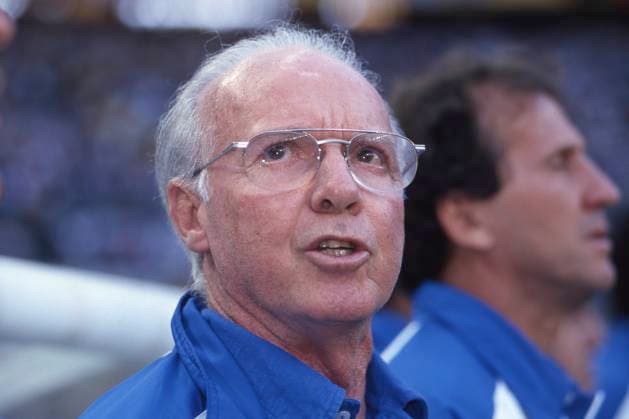 Frueherer Nationaltrainer von Brasilien Mario ZAGALLO im Alter von 02 Jahre gestorben. ARCHIVFOTO; Mario ZAGALLO (BRA), Fussball-Nationaltrainer Brasilien, Portraet, Portrait, hier beim Spiel Brasilien - Frankreich 0:3, Finale der Fussball-WM 1998 in Frankreich, 12.07.1998. *** Former national coach of Brazil Mario ZAGALLO died at the age of 02 years ARCHIVE PHOTO Mario ZAGALLO BRA , national soccer coach Brazil, portrait, portrait, here at the match Brazil France 0 3, final of the Soccer World Cup 1998 in France, 12 07 1998