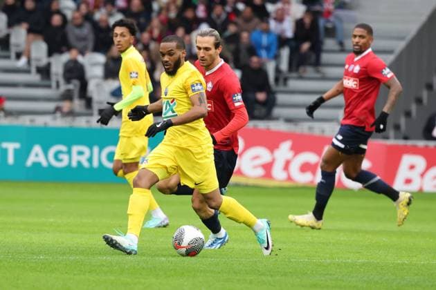 Fußball, Coupe de France, OSC Lille - Golden Lion St. Joseph Joueur de Golden Lion lors du match LOSC vs GOLDEN LION SAINT-JOSEPH, Coupe de France 32e de finale, Decathlon Arena stade Pierre Mauroy, le 6 janvier 2024 FOOTBALL : LOSC vs GOLDEN LION SAINT-JOSEPH - COUPE DE FRANCE - 06 01 2024 LaurentSanson Panoramic 