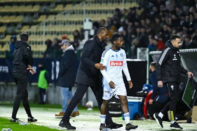 Patrick Vieira ( coach Strasbourg ) and Moise SAHI DION ( 11 - Strasbourg ) during the French Cup match between Avoine OCC and RC Strasbourg Alsace at Stade de la Vallee du Cher on January 06, 2024 in Tours, France. ( Photo by federico pestellini panoramic ) - FOOTBALL : Avoine vs Strasbourg - Coupe de France - 06 01 2024 FedericoPestellini Panoramic 