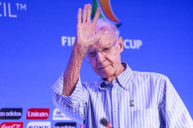 December 5, 2013, COSTA DO SAUIPE, BAHIA, BRAZIL: ATTENTION EDITOR - FILE PHOTO FROM 12 05 2013 - ZAGALLO DEATH - The legend MoÂ¡rio Jorge Lobo Zagallo, the only four-time world football champion, died in Rio de Janeiro, aged 92, this Friday, 5th January 2023 in the file photo from December 5, 2013, former player MoÂ¡rio Jorge Lobo Zagallo during the 2014 World Cup ambassadors press conference, PK, Pressekonferenz one day before the official draw for the 2014 World Cup in Costa do Sauipe, northern coast of Bahia COSTA DO SAUIPE BRAZIL - ZUMAv122 20131205_aap_v122_005 Copyright: xWilliamxVolcovx