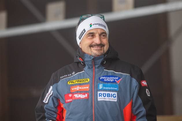 Georg Hackl (Trainer Österreich), WC Women s Singles, Eberspächer Luge World Cup 2023 204 Winterberg (GER) 6. Januar 2024 Winterberg Nordrhein-Westfalen Deutschland, Eberspächer Luge World Cup 2023 204 Winterberg (GER) 6. Januar 2024 Winterberg *** Georg Hackl Coach Austria , WC Women s Singles, Eberspächer Luge World Cup 2023 204 Winterberg GER January 6, 2024 Winterberg North Rhine-Westphalia Germany, Eberspächer Luge World Cup 2023 204 Winterberg GER January 6, 2024 Winterberg Copyright: xSocher xEibner-Pressefotox EP_kso