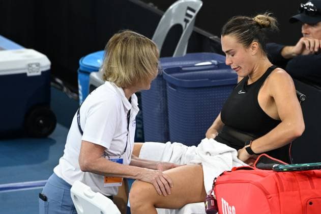 TENNIS BRISBANE INTERNATIONAL, Aryna Sabalenka of Belarus is seen receiving medical treatment during her match against Elena Rybakina of Kazakhstan during the women?s Final on Day 8 of the 2024 Brisbane International at the Queensland Tennis Centre in Brisbane, Sunday, January 7, 2024. ( NO ARCHIVING, EDITORIAL USE ONLY, NO USE IN BOOKS WITHOUT CONSENT BRISBANE QUEENSLAND AUSTRALIA  Copyright: xDARRENxENGLANDx 20240107001885854018