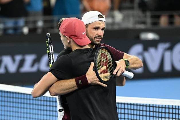TENNIS BRISBANE INTERNATIONAL, Grigor Dimitrov (right) of Belarus is congratulated by Holger Rune (left) of Denmark after winning the men?s Final on Day 8 of the 2024 Brisbane International at the Queensland Tennis Centre in Brisbane, Sunday, January 7, 2024. ( NO ARCHIVING, EDITORIAL USE ONLY, NO USE IN BOOKS WITHOUT CONSENT BRISBANE QUEENSLAND AUSTRALIA  Copyright: xDARRENxENGLANDx 20240107001885882643