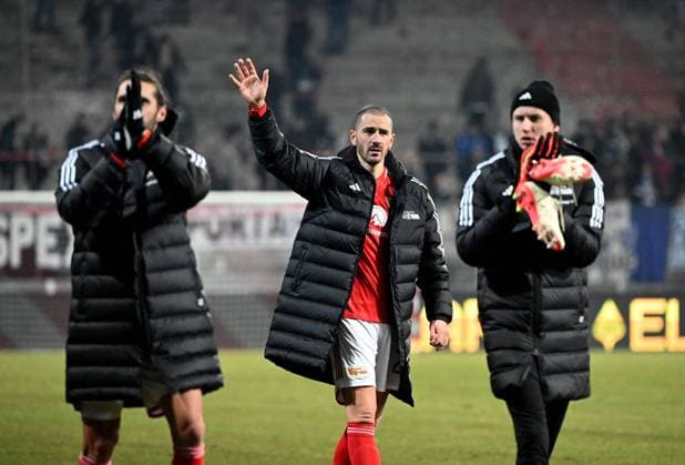 Fussball, Herren, Saison 2023 2024, Testspiel, 1. FC Union Berlin - Arminia Bielefeld (2:0), v. l. Christopher Trimmel (1. FC Union), Leonardo Bonucci (1. FC Union Berlin), Torwart Jakob Busk (1. FC Union Berlin), Jubel nach dem Abpfiff, 06.01. 2024, Copyright: xMatthiasxKochx