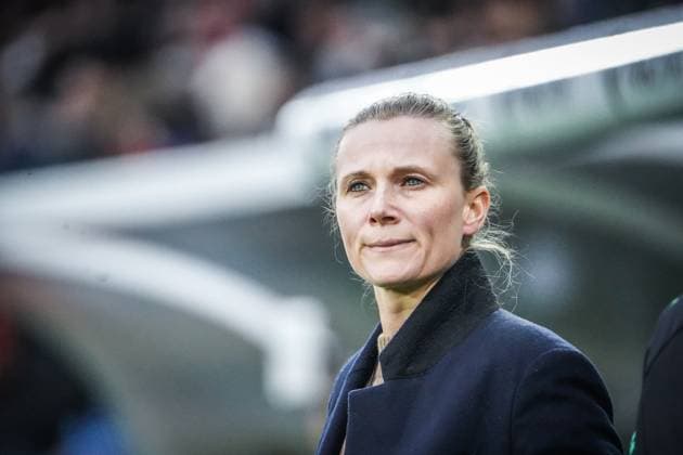 FC Basel - FC Bayern München Fußball: Freundschaftsspiel 2023 2024 KW01, FC Basel - FC Bayern München, St. Jakob Park: Bayern Teammanagerin Kathleen Krüger *** FC Basel FC Bayern Munich soccer friendly 2023 2024 KW01, FC Basel FC Bayern Munich, St Jakob Park Bayern team manager Kathleen Krüger