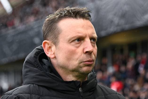 Stephane DUMONT ( coach Guingamp ) during the French Cup match between EA Guingamp and Stade Rennais at Stade du Roudourou on January 07, 2024 in Guingamp, France. ( Photo by federico pestellini panoramic ) - FOOTBALL : Guingamp vs Rennes - Coupe de France - 07 01 2024 FedericoPestellini Panoramic 