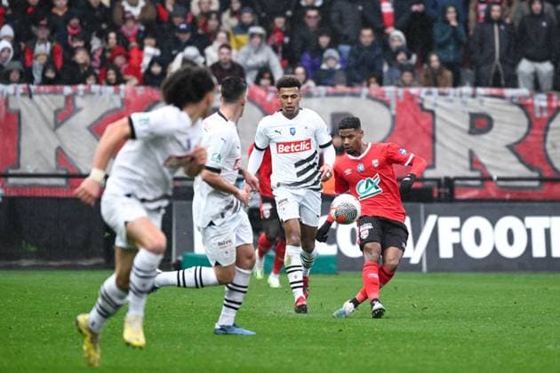 Louiserre Dylan ( 4 - Guingamp ) during the French Cup match between EA Guingamp and Stade Rennais at Stade du Roudourou on January 07, 2024 in Guingamp, France. ( Photo by federico pestellini panoramic ) - FOOTBALL : Guingamp vs Rennes - Coupe de France - 07 01 2024 FedericoPestellini Panoramic 