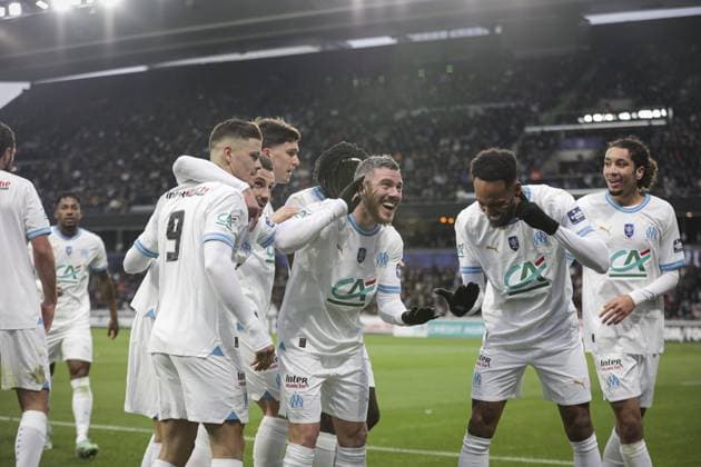 Joie des joueurs de l equipe Marseille apres le but de AUBAMEYANG EMERICK 10 FOOTBALL : Thionville Lusitanos vs Olympique Marseille - Coupe De France - 07 01 2024 ElyxandroCegarra Panoramic 