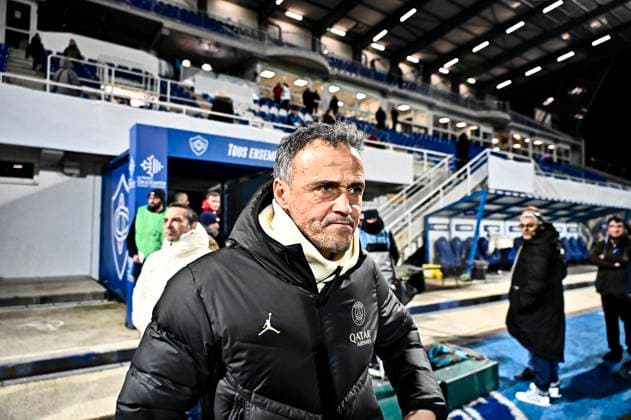 Luis Enrique au Stade Pierre Fabre de Castres pour le match de 32eme de Finale de Coupe de France face a Revel FOOTBAL : US Revel vs PSG - 32eme de Finale de la Coupe de France - Castres - 07-01-2024 ThierryBreton Panoramic 