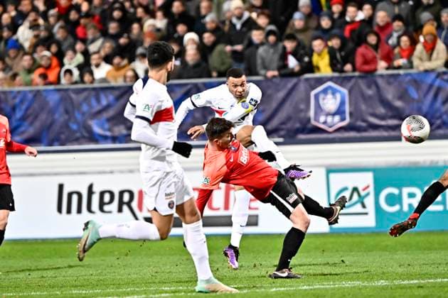 Kylian Mbappe (psg) FOOTBAL : US Revel vs PSG - 32eme de Finale de la Coupe de France - Castres - 07-01-2024 ThierryBreton Panoramic 