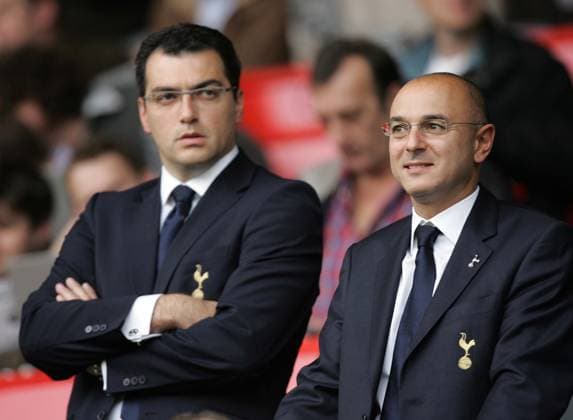 Sports - September 25, 2007 Tottenham s Daniel Levy with Damien Comolli (Credit Image: PHOTOGRAPHER Cal Media) United States EDITORIAL USE ONLY Copyright: xx -x csmphoto187979