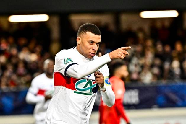 Sport Bilder des Tages Kylian Mbappe (psg) FOOTBAL : US Revel vs PSG - 32eme de Finale de la Coupe de France - Castres - 07-01-2024 ThierryBreton Panoramic 