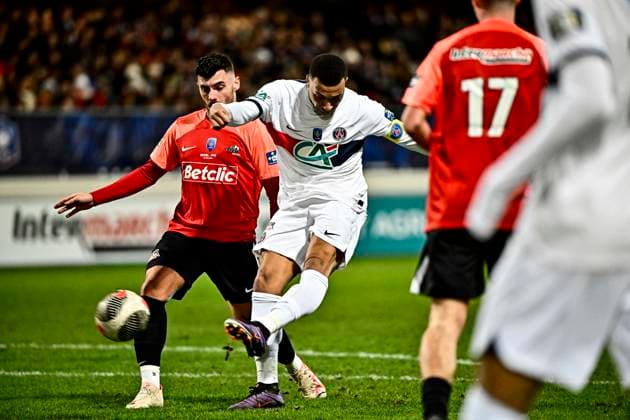 FOOTBAL : US Revel vs PSG - 32eme de Finale de la Coupe de France - Castres - 07-01-2024 ThierryBreton Panoramic 