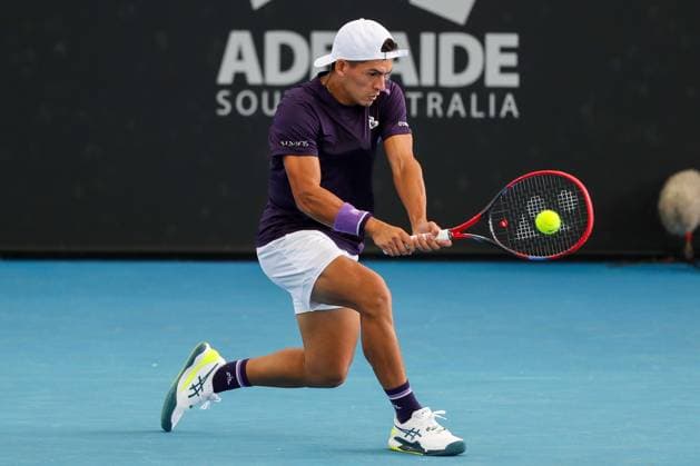 TENNIS ADELAIDE INTERNATIONAL, Sebastian Baez (ARG) in action against Jack Draper (GB) during their match at the 2024 Adelaide International at Memorial Drive Tennis Centre in Adelaide, Monday, January 8, 2024. ( NO ARCHIVING, EDITORIAL USE ONLY, NO USE IN BOOKS WITHOUT CONSENT ADELAIDE SOUTH AUSTRALIA AUSTRALIA  Copyright: xMATTxTURNERx 20240108001886304088