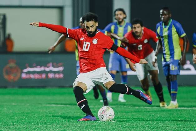 Sport Themen der Woche KW01 Sport Bilder des Tages Egypt v Tanzania - Friendly Match Mohamed Salah is taking a penalty kick against Tanzania during a friendly match between Egypt and Tanzania at Cairo Stadium in Egypt, on January 7, 2024, as part of the preparations for the African Nations Championship. cairo Egypt  Copyright: xAbeerxAhmedx originalFilename:ahmed-notitle240107_npDv5.jpg