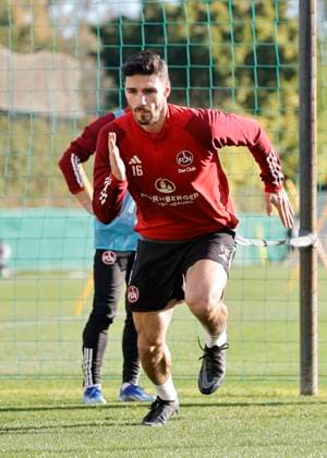 08.01.2024 - Fussball - 2. Fussball-Bundesliga - Saison 2023 2024 - 1. FC Nürnberg FCN Club - Trainingslager Winter Wintertrainingslager Marbella Spanien - Sportfoto Zink DaMa - xdaxmax - Christopher Schindler (16, 1. FC Nürnberg FCN ) wärmt sich auf