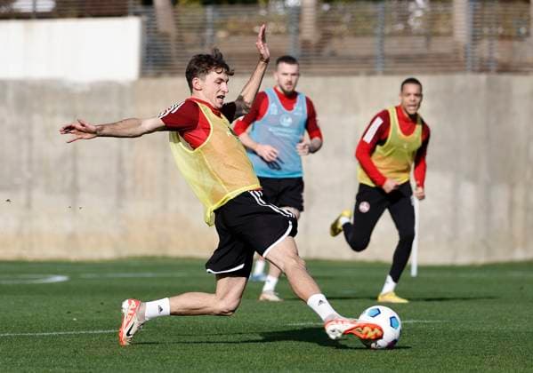 08.01.2024 - Fussball - 2. Fussball-Bundesliga - Saison 2023 2024 - 1. FC Nürnberg FCN Club - Trainingslager Winter Wintertrainingslager Marbella Spanien - Sportfoto Zink DaMa - xdaxmax - Benjamin Goller (14, 1. FC Nürnberg FCN )
