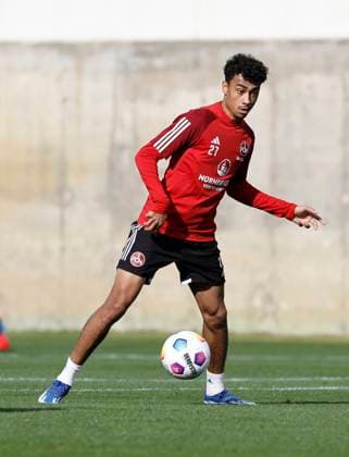 08.01.2024 - Fussball - 2. Fussball-Bundesliga - Saison 2023 2024 - 1. FC Nürnberg FCN Club - Trainingslager Winter Wintertrainingslager Marbella Spanien - Sportfoto Zink DaMa - xdaxmax - Nathaniel Brown (27, 1. FC Nürnberg FCN )