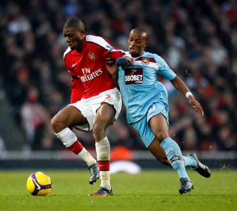 Arsenal s Abou Diaby tussles with West Ham s Savio Arsenal s Abou Diaby tussles with West Ham s Savio..Barclays Premier League..Arsenal v West Ham United..31st January, 2009.(Credit Image: PHOTOGRAPHER Sportimage Cal Media) UK EDITORIAL USE ONLY Copyright: xx DavidxKleinx csmphoto205308