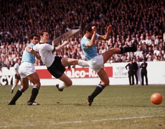 Fußball WM 1966 BRD-Uruguay Franz Beckenbauer Foto:Baumann *** Soccer World Cup 1966 FRG Uruguay Franz Beckenbauer Photo Baumann