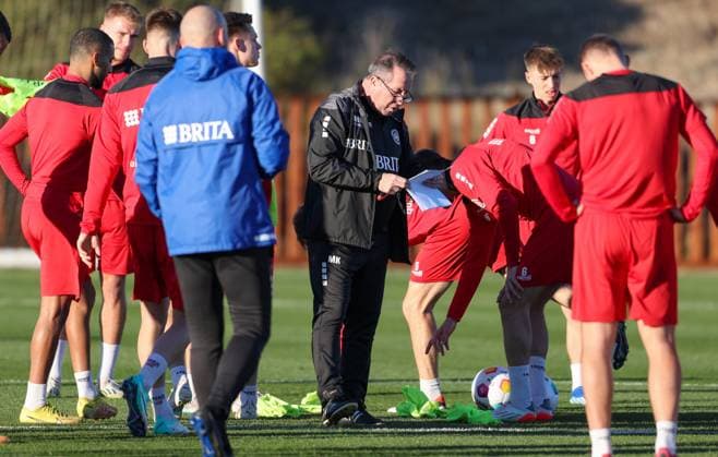 Fussball - 2. Bundesliga - Trainingslager - SV Wehen Wiesbaden - 08.01.24, Trainer Markus Kauczinski, -