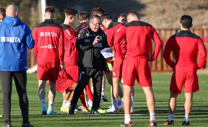 Fussball - 2. Bundesliga - Trainingslager - SV Wehen Wiesbaden - 08.01.24, Trainer Markus Kauczinski, -
