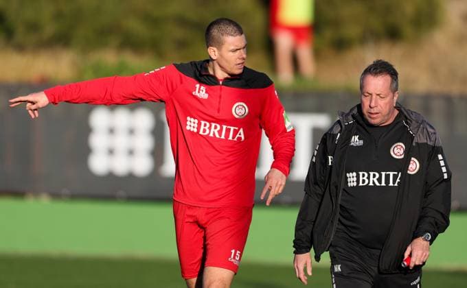 Fussball - 2. Bundesliga - Trainingslager - SV Wehen Wiesbaden - 08.01.24, Max Reinthaler, Trainer Markus Kauczinski, -