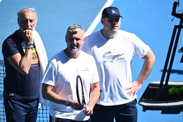 TENNIS AO PRACTICE SESSIONS, Goran Ivanisevic (centre) as Novak Djokovic of Serbia takes part in a practise session ahead of the Australian Open 2024, at Melbourne Park in Melbourne, Tuesday, January 9, 2024. ( NO ARCHIVING, EDITORIAL USE ONLY, NO USE IN BOOKS WITHOUT CONSENT MELBOURNE VICTORIA AUSTRALIA  Copyright: xJOELxCARRETTx 20240109001886776900