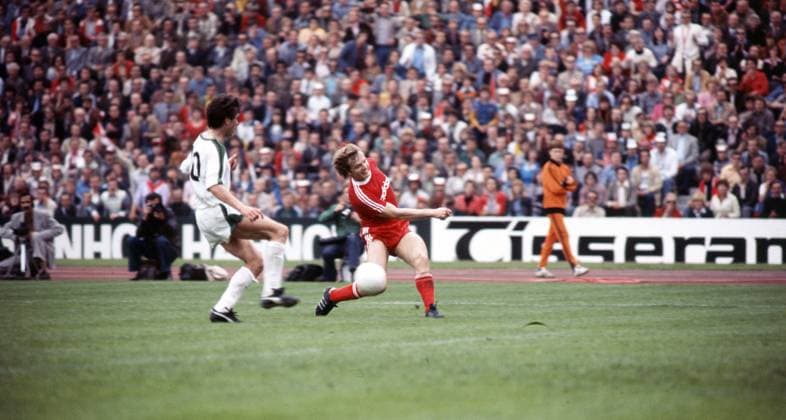 21.05.77 FC Bayern München - Borussia Mönchengladbach Deutschland, München, 21.05.1977, Fussball, Bundesliga, FC Bayern München - Borussia Mönchengladbach (2:2): v.l. Frank Schäffer (Borussia Mönchengladbach), Björn Andersson (FC Bayern München). *** 21 05 77 FC Bayern München Borussia Mönchengladbach Germany, Munich, 21 05 1977, Football, Bundesliga, FC Bayern München Borussia Mönchengladbach 2 2 v l Frank Schäffer Borussia Mönchengladbach , Björn Andersson FC Bayern München