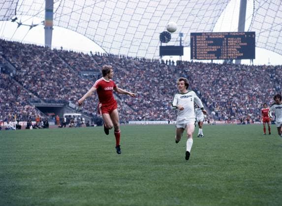 21.05.77 FC Bayern München - Borussia Mönchengladbach Deutschland, München, 21.05.1977, Fussball, Bundesliga, FC Bayern München - Borussia Mönchengladbach (2:2): v.l. Björn Andersson (FC Bayern München), Herbert Wimmer (Borussia Mönchengladbach). *** 21 05 77 FC Bayern München Borussia Mönchengladbach Germany, Munich, 21 05 1977, Football, Bundesliga, FC Bayern München Borussia Mönchengladbach 2 2 v l Björn Andersson FC Bayern München , Herbert Wimmer Borussia Mönchengladbach