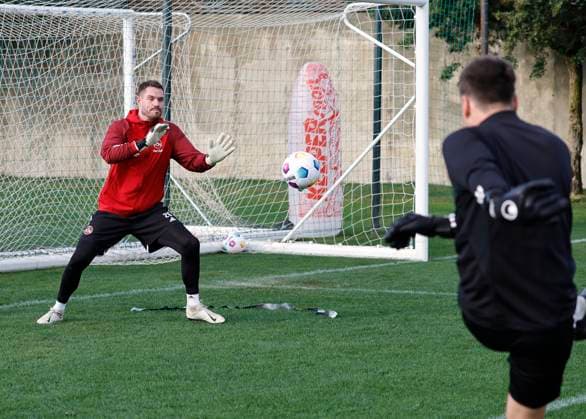 10.01.2024 - Fussball - 2. Fussball-Bundesliga - Saison 2023 2024 - 1. FC Nürnberg FCN Club - Trainingslager Winter Wintertrainingslager Marbella Spanien - Sportfoto Zink DaMa - xdaxmax - Christian Mathenia (26, 1. FC Nürnberg FCN ) Dennis Neudahm (Torwarttrainer 1. FC Nürnberg FCN ) bei Torwarttraining