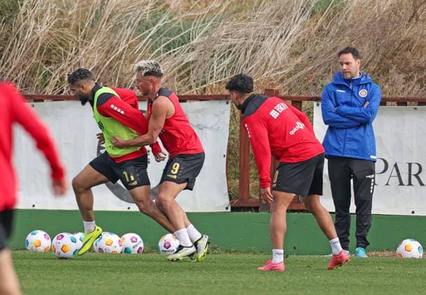 Fussball - 2. Bundesliga - Trainingslager - SV Wehen Wiesbaden - 10.01.24, U19-Trainer Christian Mollocher, -