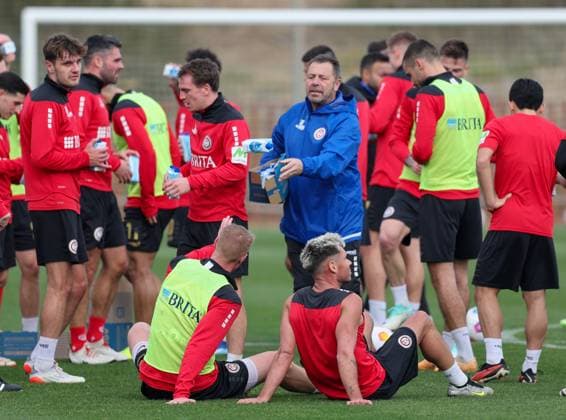 Fussball - 2. Bundesliga - Trainingslager - SV Wehen Wiesbaden - 10.01.24, Harte Einheit am Mittwochvormittag, -