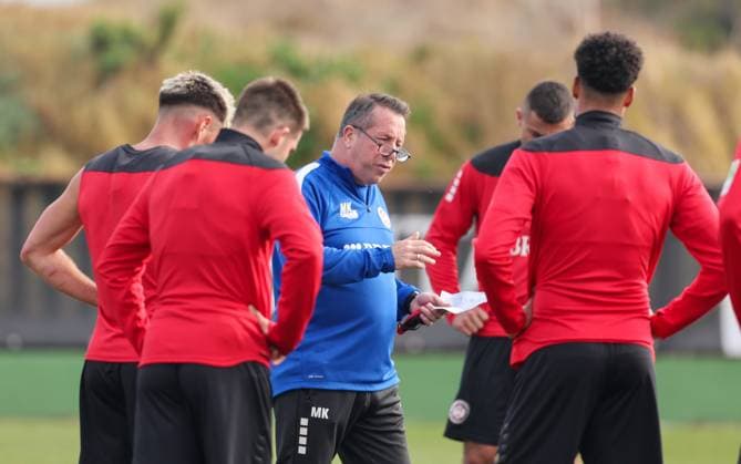 Fussball - 2. Bundesliga - Trainingslager - SV Wehen Wiesbaden - 10.01.24, Trainer Markus Kauczinski, -