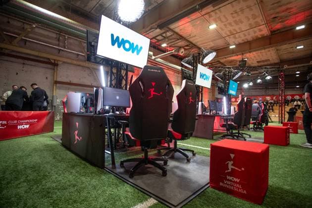 Virtuelle Bundesliga, Division Nord-West, 10.01.2023 Spieltische, auf dem Bildschirm steht WOW Virtuelle Bundesliga, Division Nord-West, 10.01.2023; VBL Club Championship Offline Spieltag, 9.-10. Januar.