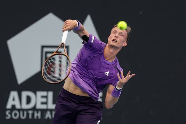TENNIS ADELAIDE INTERNATIONAL, Jiri Lehecka of Czechia in action against Nicolas Jarry of Chile during their Quarter Final match of the 2024 Adelaide International at Memorial Drive Tennis Centre in Adelaide, Thursday, January 11, 2024. ( NO ARCHIVING, EDITORIAL USE ONLY, NO USE IN BOOKS WITHOUT CONSENT ADELAIDE SOUTH AUSTRALIA AUSTRALIA  Copyright: xMATTxTURNERx 20240111001887416124