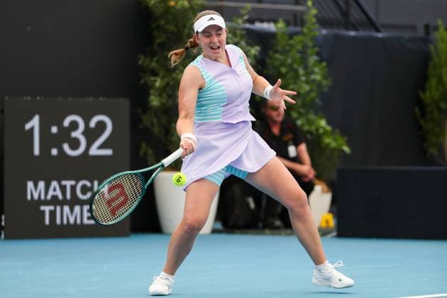 TENNIS ADELAIDE INTERNATIONAL, Jelena Ostapenko of Latvia in action against Marta Kostyuk of Ukraine during their Quarter Final match of the 2024 Adelaide International at Memorial Drive Tennis Centre in Adelaide, Thursday, January 11, 2024. ( NO ARCHIVING, EDITORIAL USE ONLY, NO USE IN BOOKS WITHOUT CONSENT ADELAIDE SOUTH AUSTRALIA AUSTRALIA  Copyright: xMATTxTURNERx 20240111001887416687
