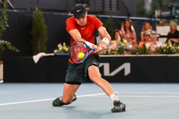TENNIS ADELAIDE INTERNATIONAL, Jack Draper of the United Kingdom in action against Tommy Paul of the United States during their Quarter Final match of the 2024 Adelaide International at Memorial Drive Tennis Centre in Adelaide, Thursday, January 11, 2024. ( NO ARCHIVING, EDITORIAL USE ONLY, NO USE IN BOOKS WITHOUT CONSENT ADELAIDE SOUTH AUSTRALIA AUSTRALIA  Copyright: xMATTxTURNERx 20240111001887476368