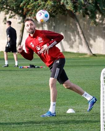 11.01.2024 - Fussball - 2. Fussball-Bundesliga - Saison 2023 2024 - 1. FC Nürnberg FCN Club - Trainingslager Winter Wintertrainingslager Marbella Spanien - Sportfoto Zink DaMa - xdaxmax - Florian Hübner Huebner (19, 1. FC Nürnberg FCN ) mit Kopfball