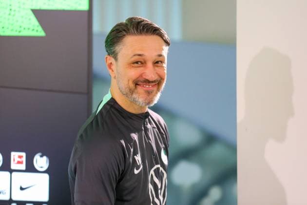Sport Themen der Woche KW02 Sport Bilder des Tages VfL PK Wolfsburg, 11.01.2024, FUßBALL - VfL Wolfsburg, 1. Bundesliga, Saison 2023 24. Cheftrainer Niko Kovac (VfL Wolfsburg) während der Pressekonferenz. Wolfsburg *** VfL PK Wolfsburg, 11 01 2024, FOOTBALL VfL Wolfsburg, 1 Bundesliga, Season 2023 24 Head coach Niko Kovac VfL Wolfsburg during the press conference Wolfsburg