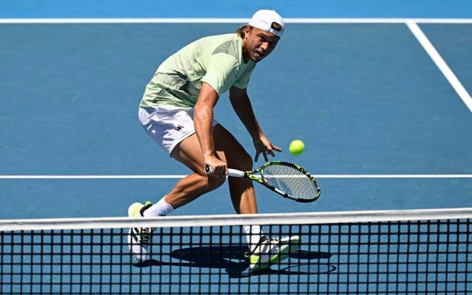 11th January 2024: Auckland, New Zealand: Alexandre Muller of France plays a shot during his quarter final singles match at the ASB Classic tennis tournament in Auckland, New Zealand.  ActionPlus12596128 AndrewxCornaga