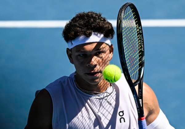 11th January 2024: Auckland, New Zealand: Ben Shelton of the USA plays a shot during his quarter final singles match at the ASB Classic tennis tournament in Auckland, New Zealand.  ActionPlus12596142 AndrewxCornaga