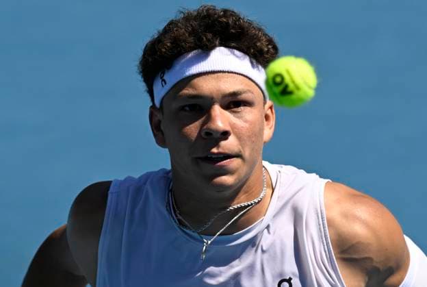 11th January 2024: Auckland, New Zealand: Ben Shelton of the USA plays a shot during his quarter final singles match at the ASB Classic tennis tournament in Auckland, New Zealand.  ActionPlus12596143 AndrewxCornaga